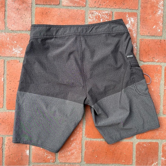 Volcom Swim Shorts Size 29 - Picture 2 of 4